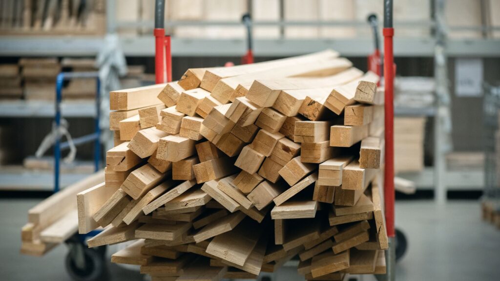 M12131-Characteristics-of-High-Quality-Lumber-Featured-Image-62cd7bff129ef